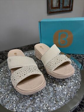 Bzees Ivory Sparkle Slide Sandals NEW 9
